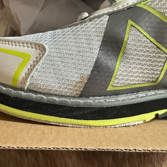 VGUC Brunswick women’s bowling shoes in size 8.5. - Picture 5 of 6